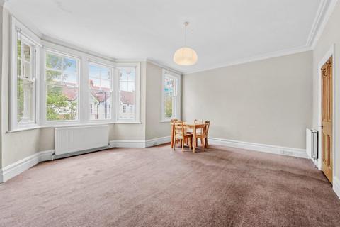 2 bedroom flat for sale - First Avenue, London, W3