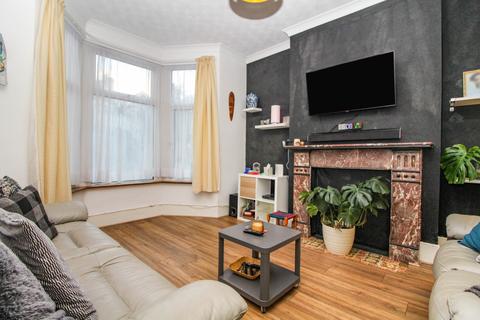 4 bedroom terraced house for sale - Second Avenue, Manor Park E12
