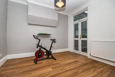 101 Second Avenue, London, E12 6EN