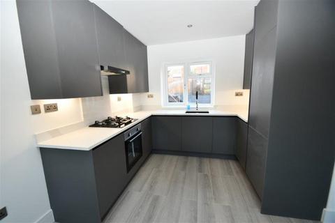 Flat 7, Crown Court, 137 Clewer Hill Road, Windsor, SL4 4DW