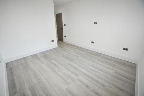 Flat 7, Crown Court, 137 Clewer Hill Road, Windsor, SL4 4DW