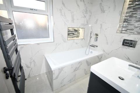 Flat 7, Crown Court, 137 Clewer Hill Road, Windsor, SL4 4DW