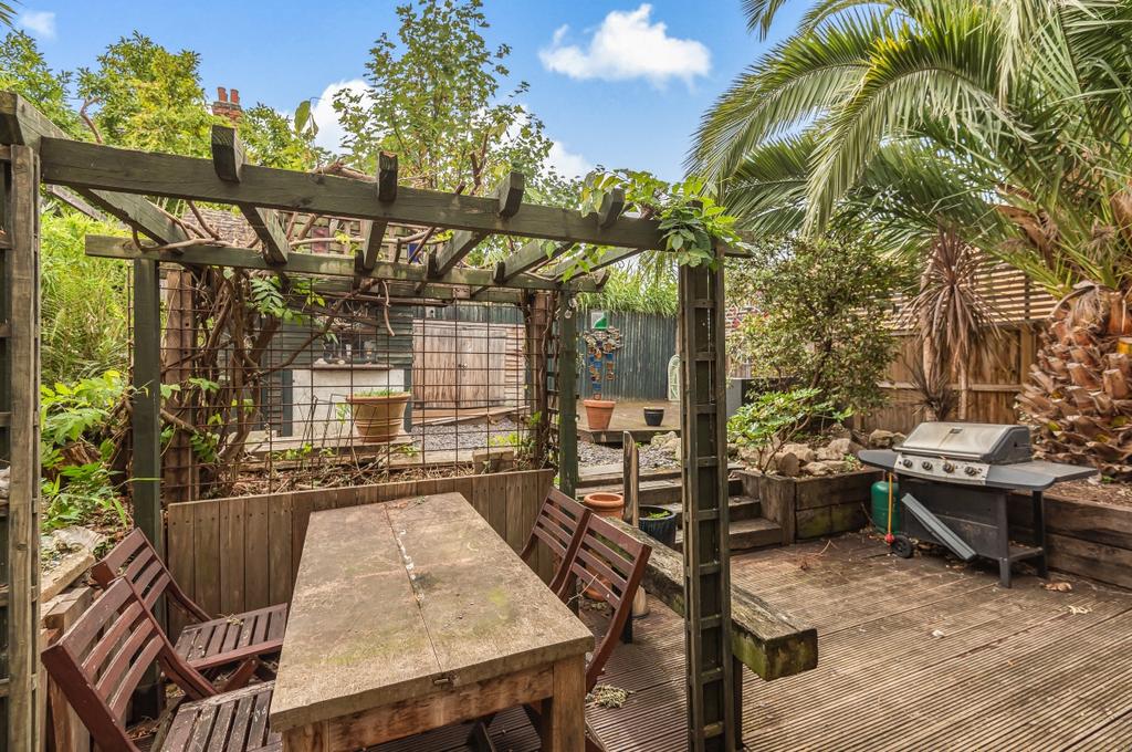 Caterham Road Lewisham SE13 4 bed semidetached house £975,000