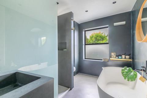 135 Sydney Road, London, N10 2ND