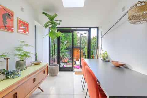 135 Sydney Road, London, N10 2ND