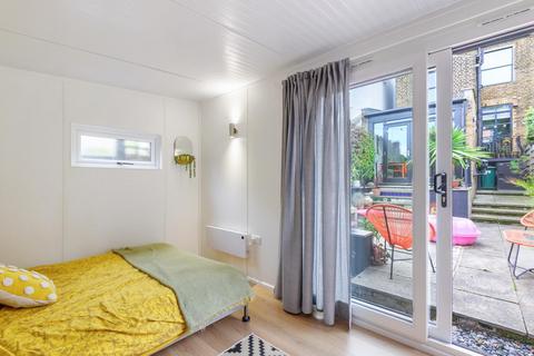 135 Sydney Road, London, N10 2ND