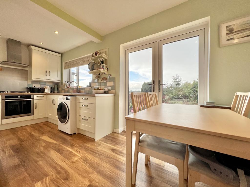 Westbourne Avenue, Garforth, LS25 2 bed semidetached house £200,000