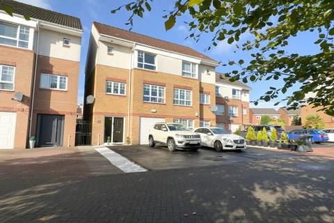 8 Bernisdale Place, Glasgow, G15 8BT