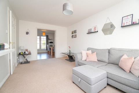 8 Bernisdale Place, Glasgow, G15 8BT