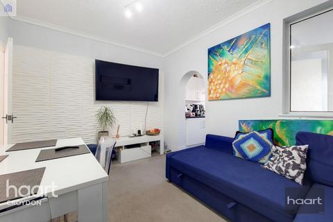 98 Priory Road, Croydon, CR0 3QY