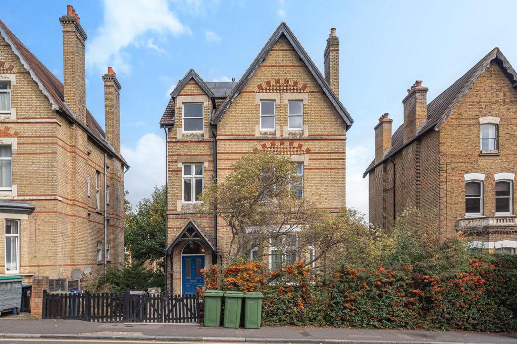 Crystal Palace Park Road, Sydenham 2 bed flat for sale £550,000