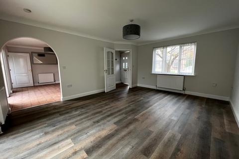 3 bedroom detached house to rent - Oak Drive, Beck Row, Suffolk, IP28 8UA