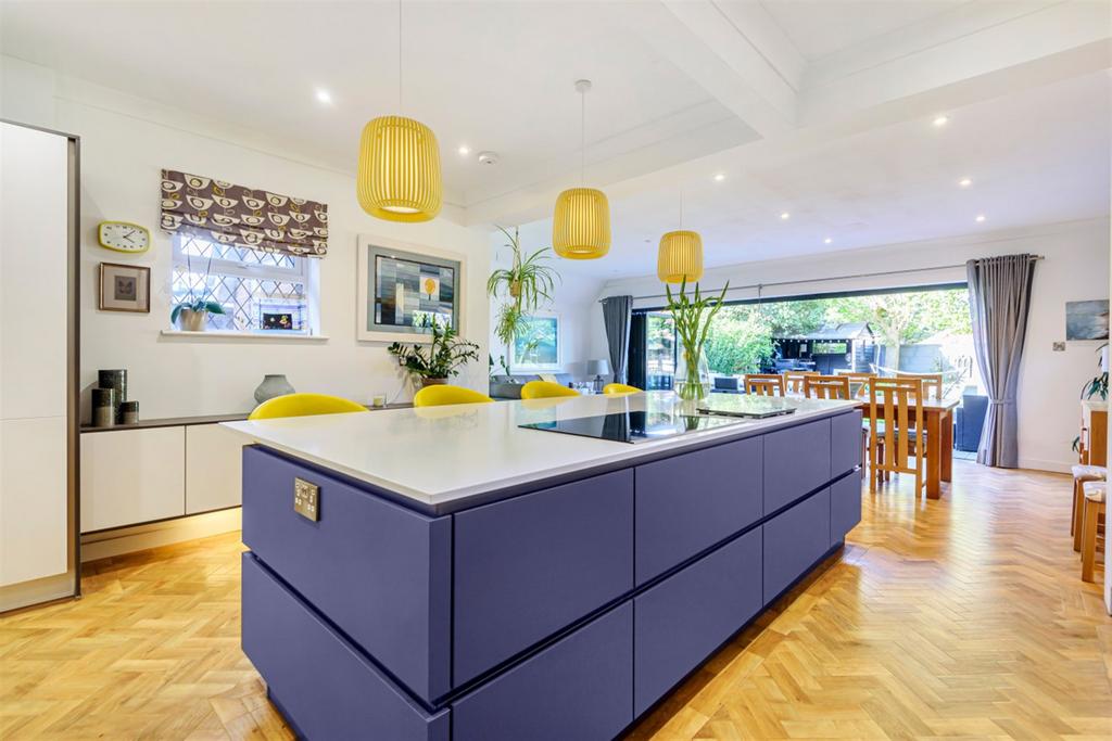 Broomcroft Road, Summerley Estate, Felpham, Bognor Regis, PO22 4 bed