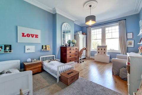 3 bedroom flat for sale - Haslemere Road, Crouch End, London, N8