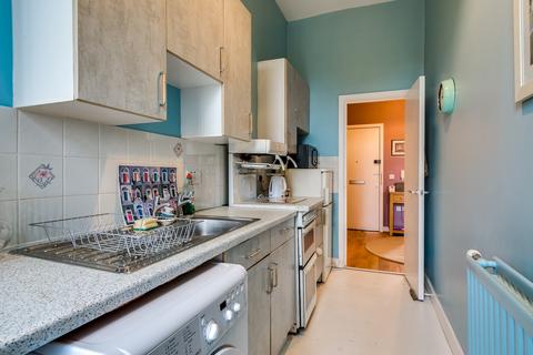 3/1, 3 Balshagray Crescent, Glasgow, G14 9RY