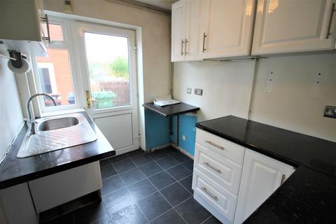 2 bedroom semi-detached house for sale - Lees Grove, Oldham, OL4