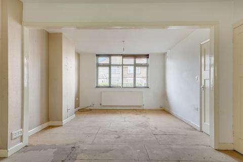 4 Wheatley Gardens, London, N9 9UE