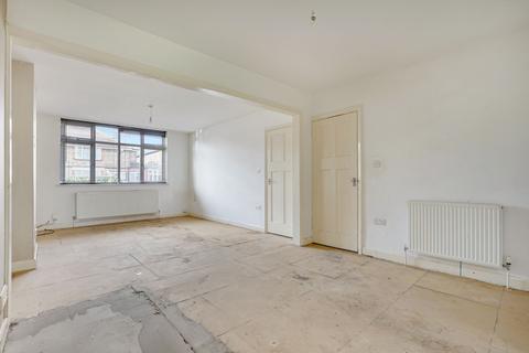 4 Wheatley Gardens, London, N9 9UE