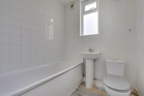 4 Wheatley Gardens, London, N9 9UE