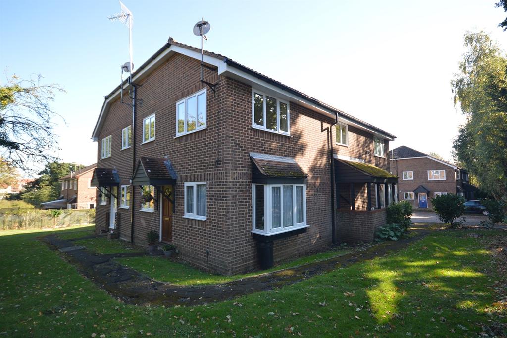 Cowpar Mews, Braintree, CM7 Studio to rent £650 pcm (£150 pw)