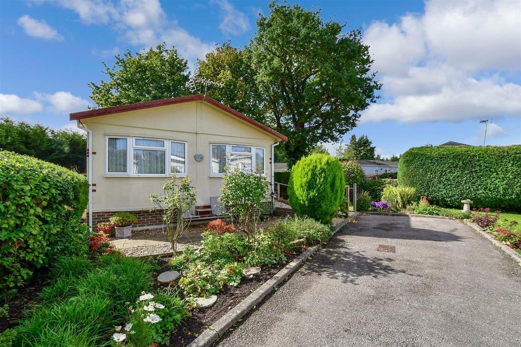 Worthing Road, Southwater, Horsham... 3 bed park home £225,000