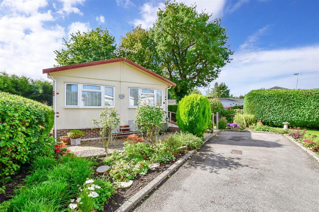 Worthing Road, Southwater, Horsham... 3 bed park home £225,000