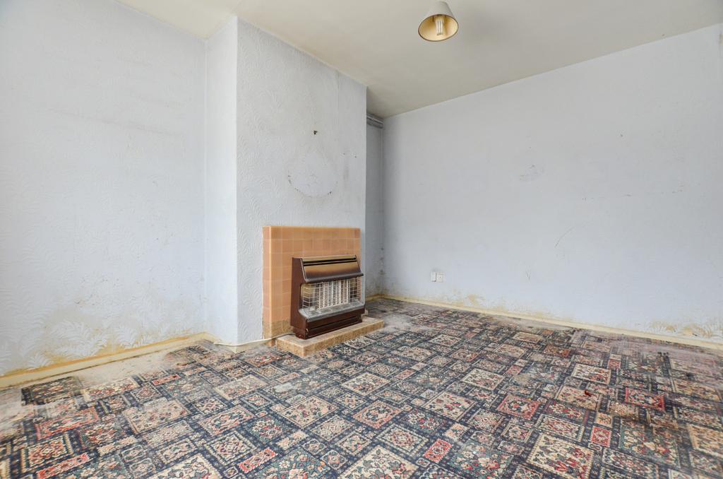 Crofton Road, Runcorn 2 bed end of terrace house £105,000