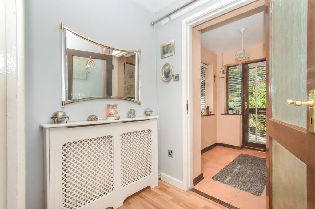 Porthleven Road, Runcorn 3 bed semidetached house £180,000