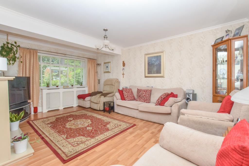 Porthleven Road, Runcorn 3 bed semidetached house £180,000