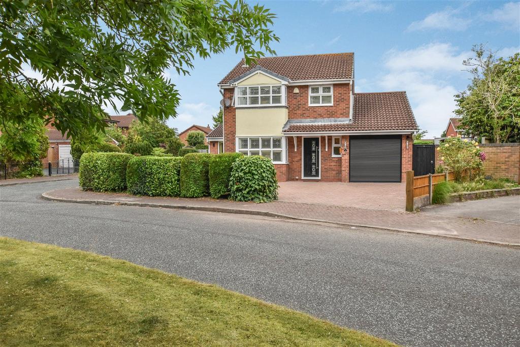 Castle Green, Westbrook, Warrington 4 bed detached house £450,000