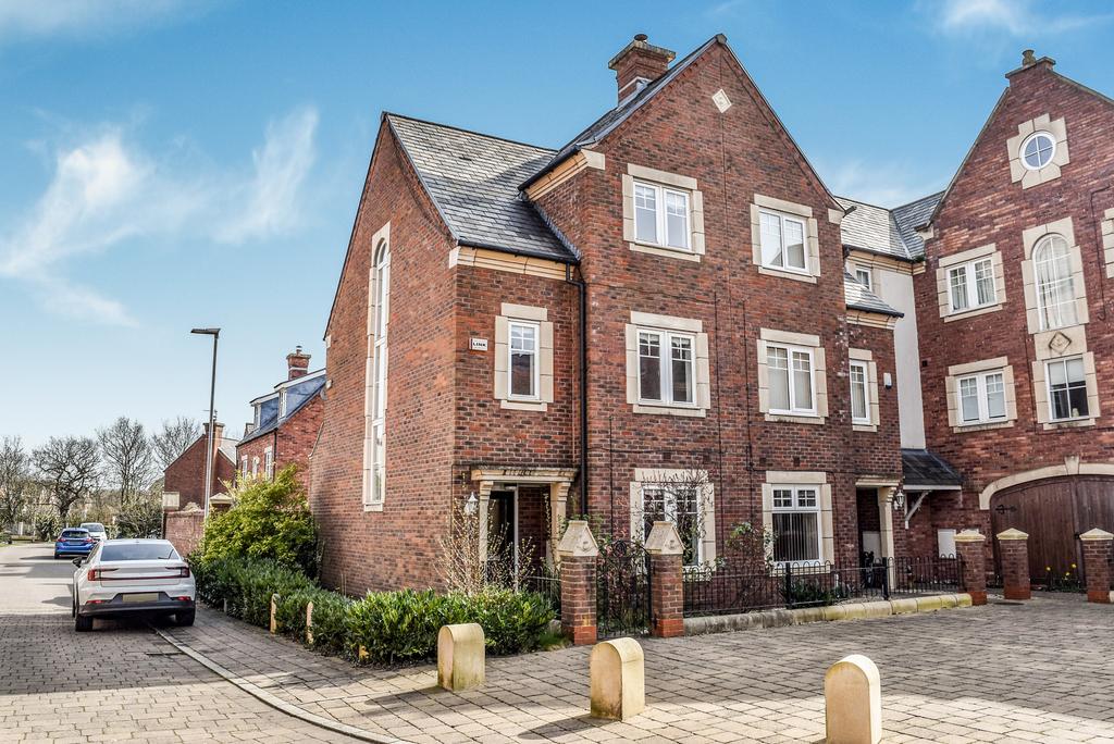 Bainbridge Crescent, Great Sankey... 4 bed end of terrace house £220,000