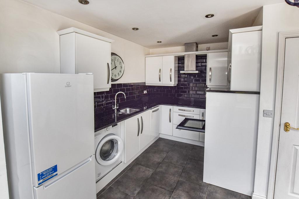 Bainbridge Crescent, Great Sankey... 4 bed end of terrace house £220,000