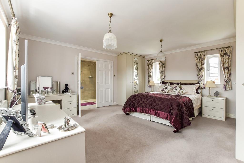 Shepperton Close, Appleton, Warrington 4 bed detached house £575,000