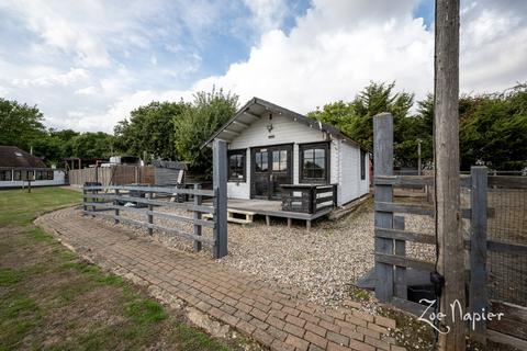 6 bedroom detached house for sale - Southminster, Essex