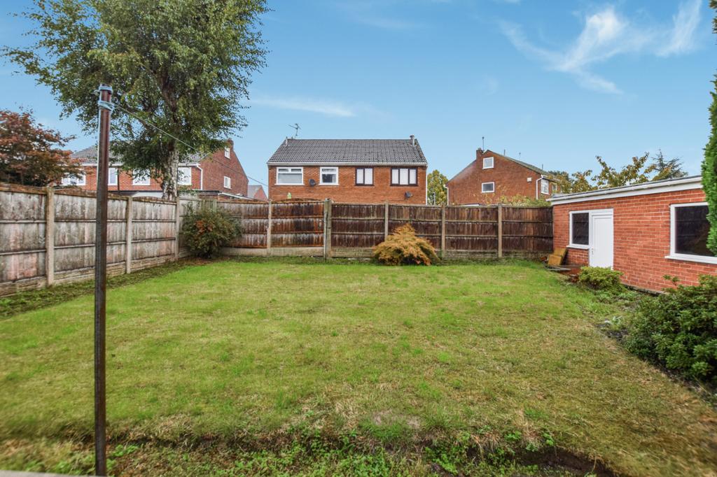Lakeside Close, Widnes 3 bed semidetached house £250,000
