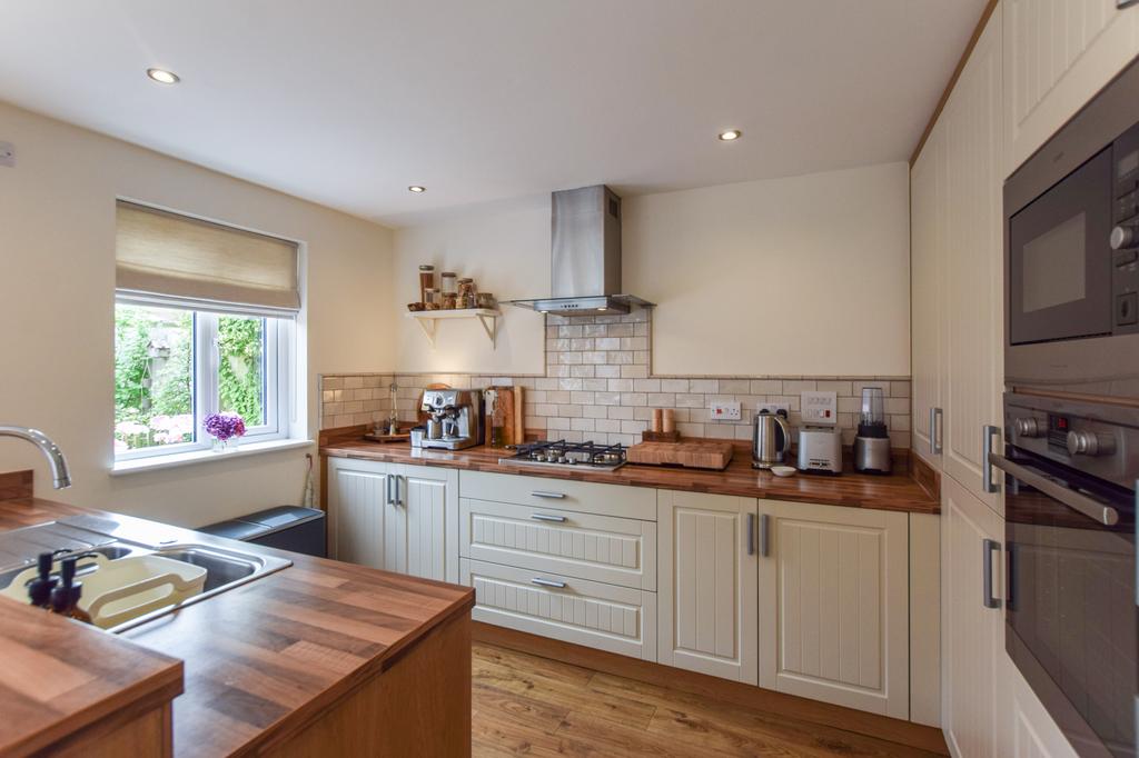 St. Wilfreds Road, Widnes 4 bed detached house £350,000