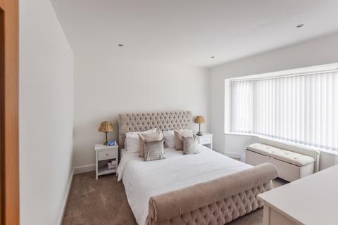 60 Mayfield Avenue, Widnes, WA8 8PW