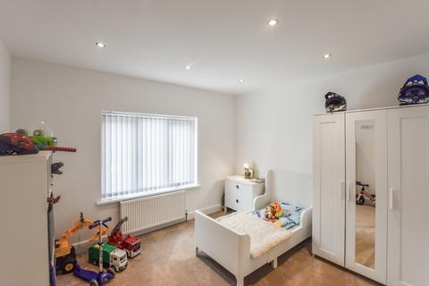 60 Mayfield Avenue, Widnes, WA8 8PW