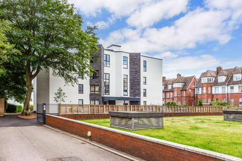 2 bedroom penthouse for sale, West Cliff Road, West Cliff, Bournemouth, Dorset, BH2