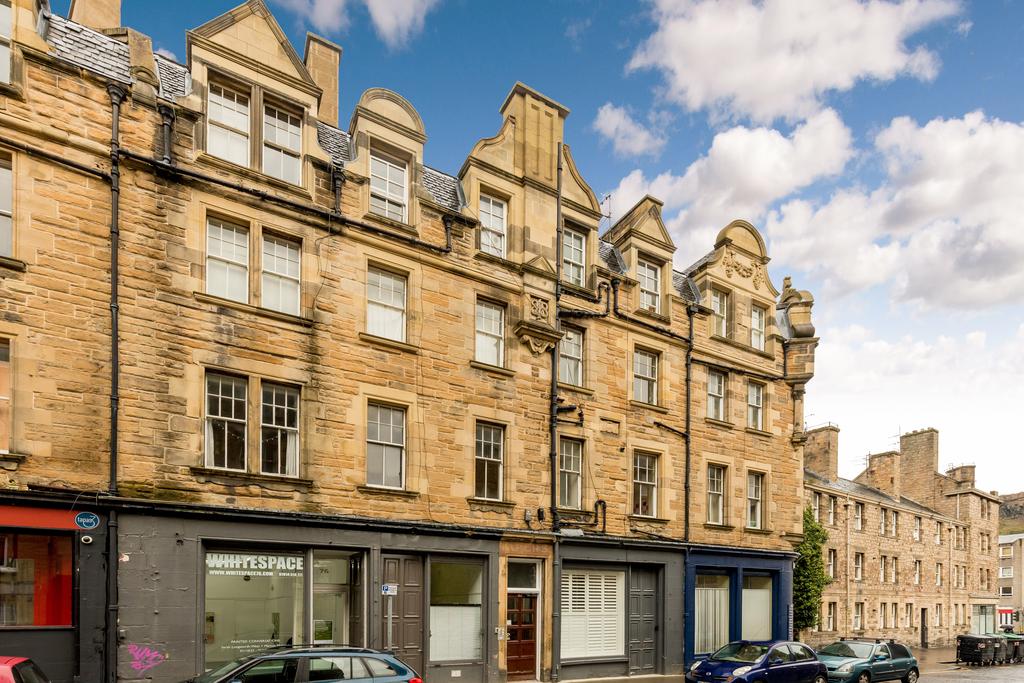 East Crosscauseway, Edinburgh EH8 2 bed flat - £195,000