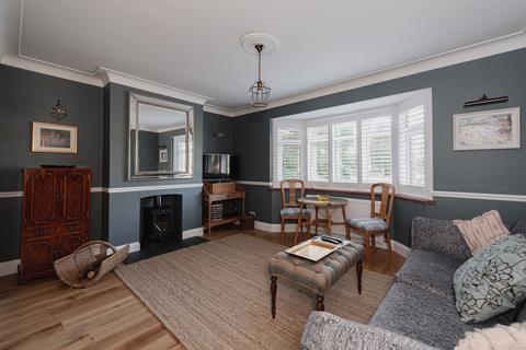 10 The Ridgeway, Fetcham, Leatherhead, KT22 9AZ