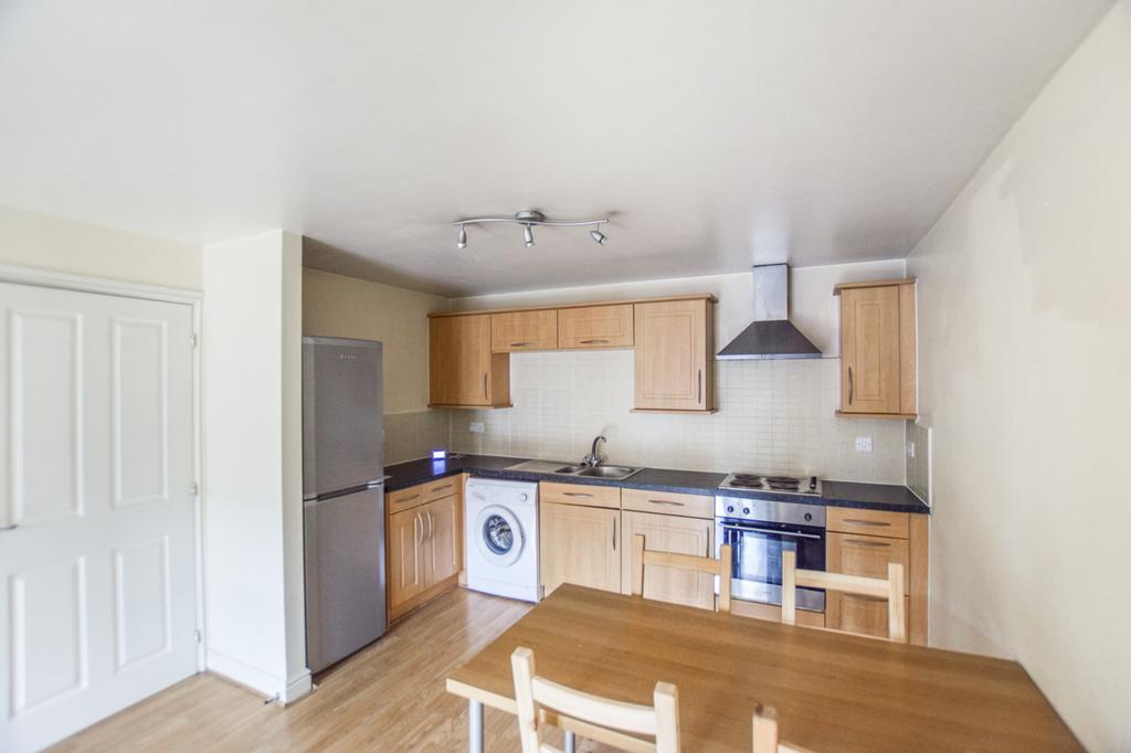 Bridgewater Close,Frodsham,WA6 7GY 2 bed flat £725 pcm (£167 pw)