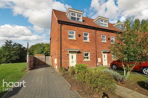 65 Asket Drive, Leeds, LS14 1HX