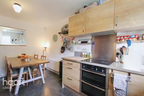 65 Asket Drive, Leeds, LS14 1HX