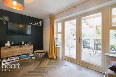 65 Asket Drive, Leeds, LS14 1HX