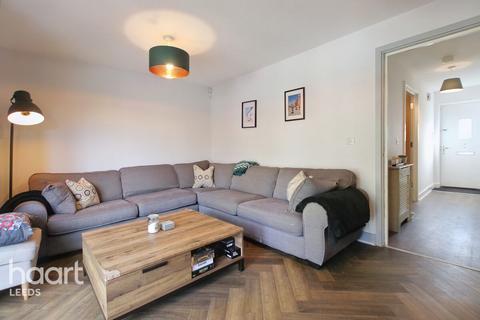 65 Asket Drive, Leeds, LS14 1HX