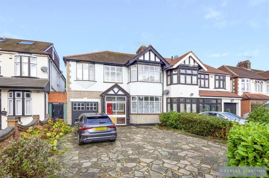 Main Road, Gidea Park 4 bed semidetached house for sale £700,000