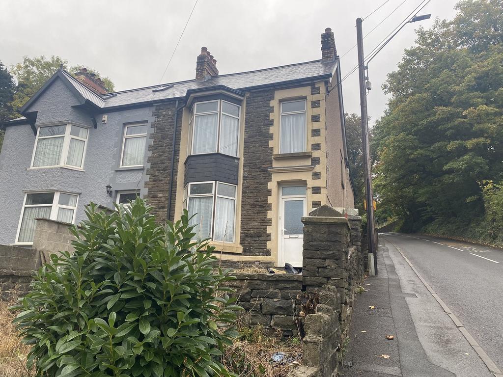 Brooklands, Cwmavon, Port Talbot... 2 bed flat £575 pcm (£133 pw)