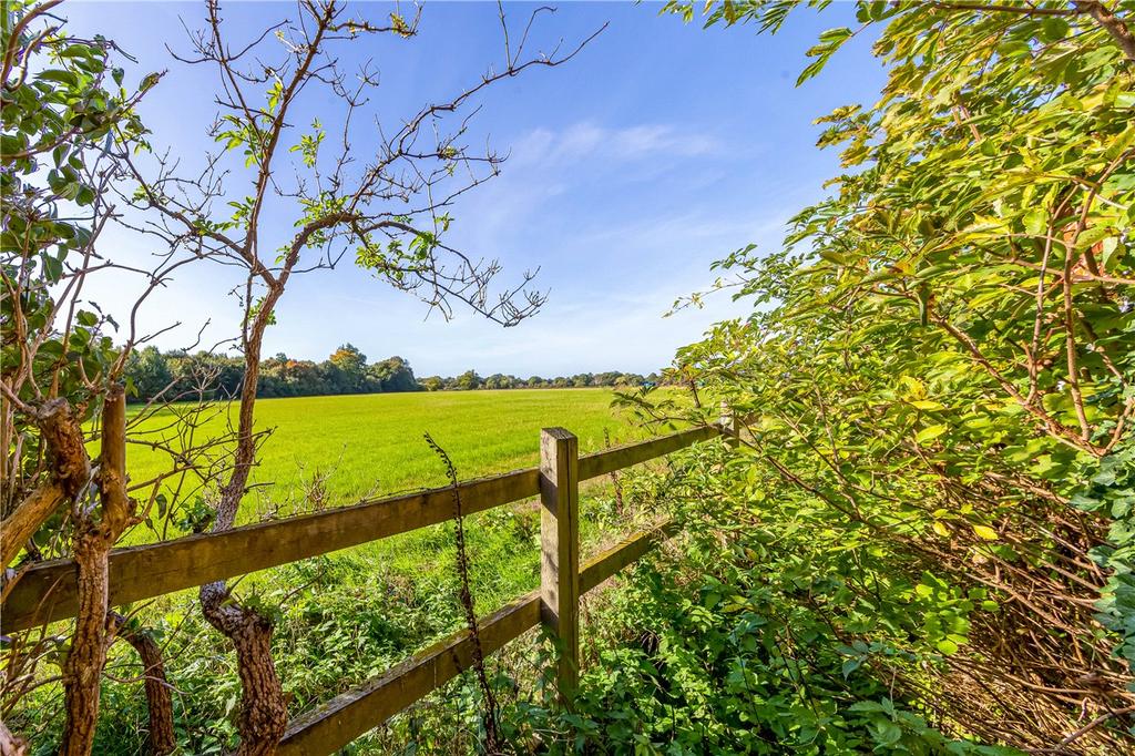 Woodside Green, Wild Hill, Hatfield, Hertfordshire 3 bed semidetached