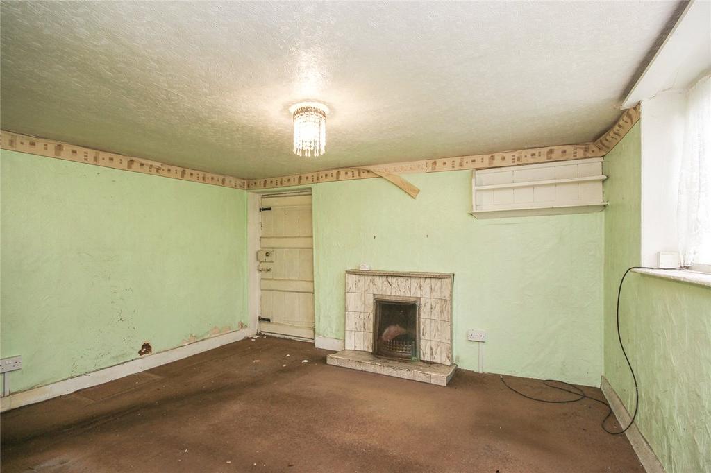Woodside Green, Wild Hill, Hatfield... 3 bed semidetached house for